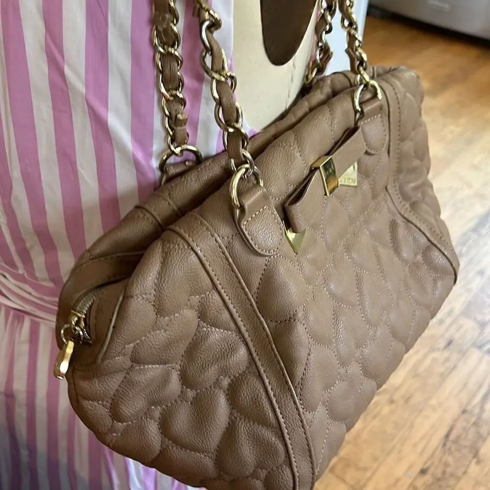 Vegan 🌱 Heart ❤️ Quilt & Bowtie Bag Summer neutral Sand colored Gold Detail✈️
